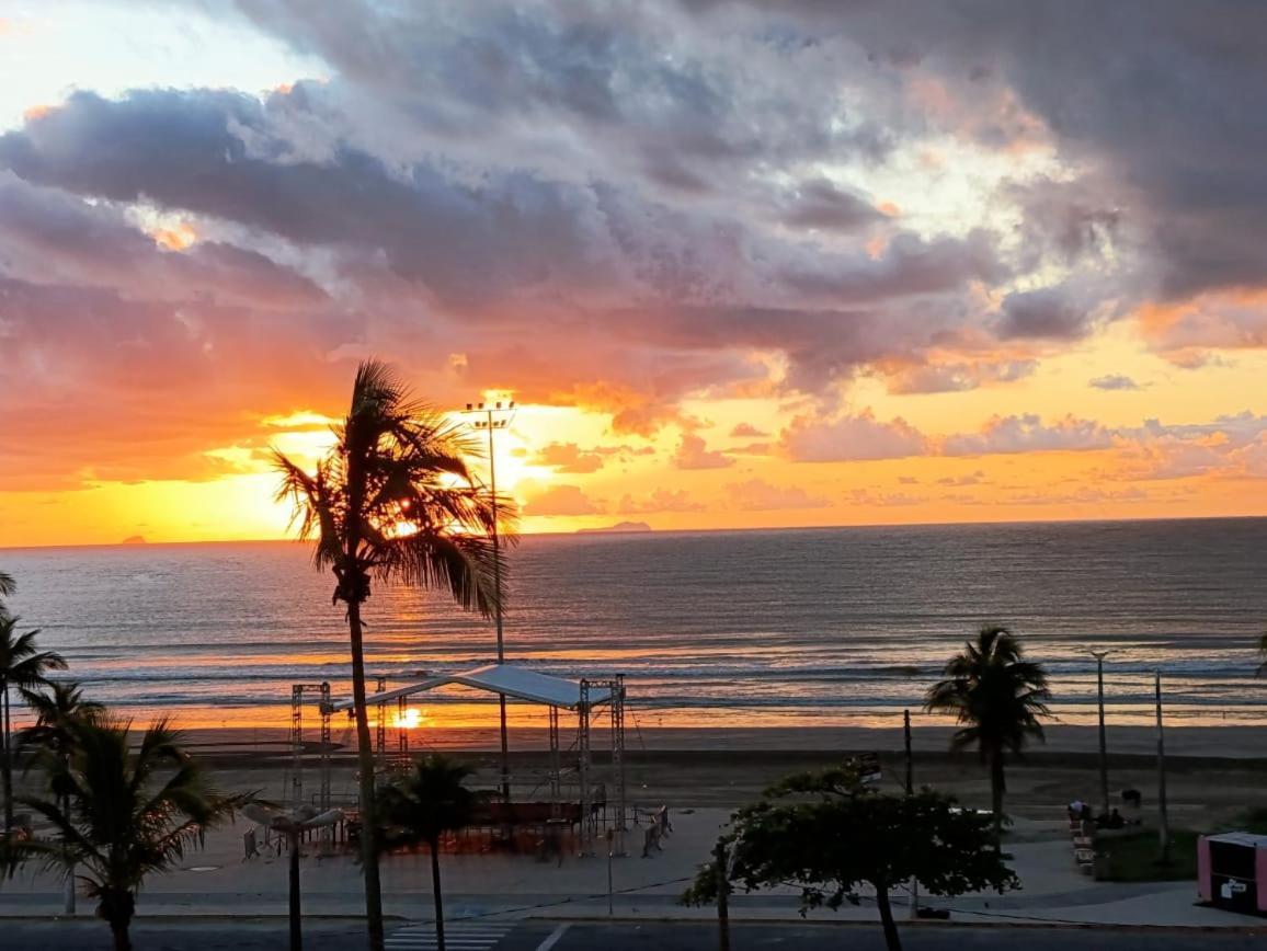 Apto Em Frente Ao Mar - Predio Redondo Peruíbe Rom bilde